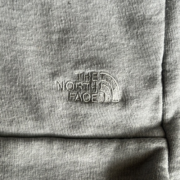 Women’s the North Face Gray Pullover Hoodie, gently used - stylish fit size L - Picture 3 of 5